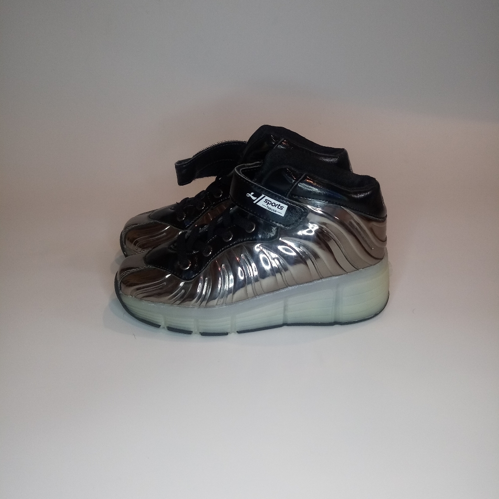 "Foamposite" style heelys size 3y "34 euro" in kids